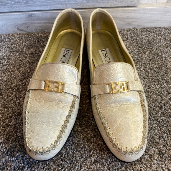 Escada Light Gold/Tan Croc Embossed Moccasin Flats Italy 5.5 - Picture 1 of 10